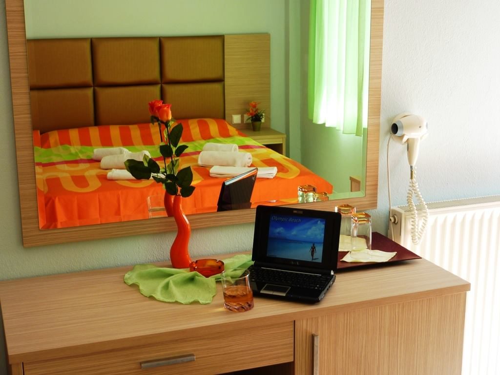 white-rose-hotel1