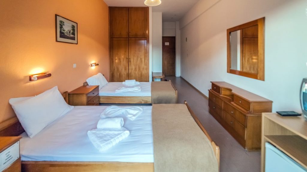 hotel-sintrivanis-skotina2